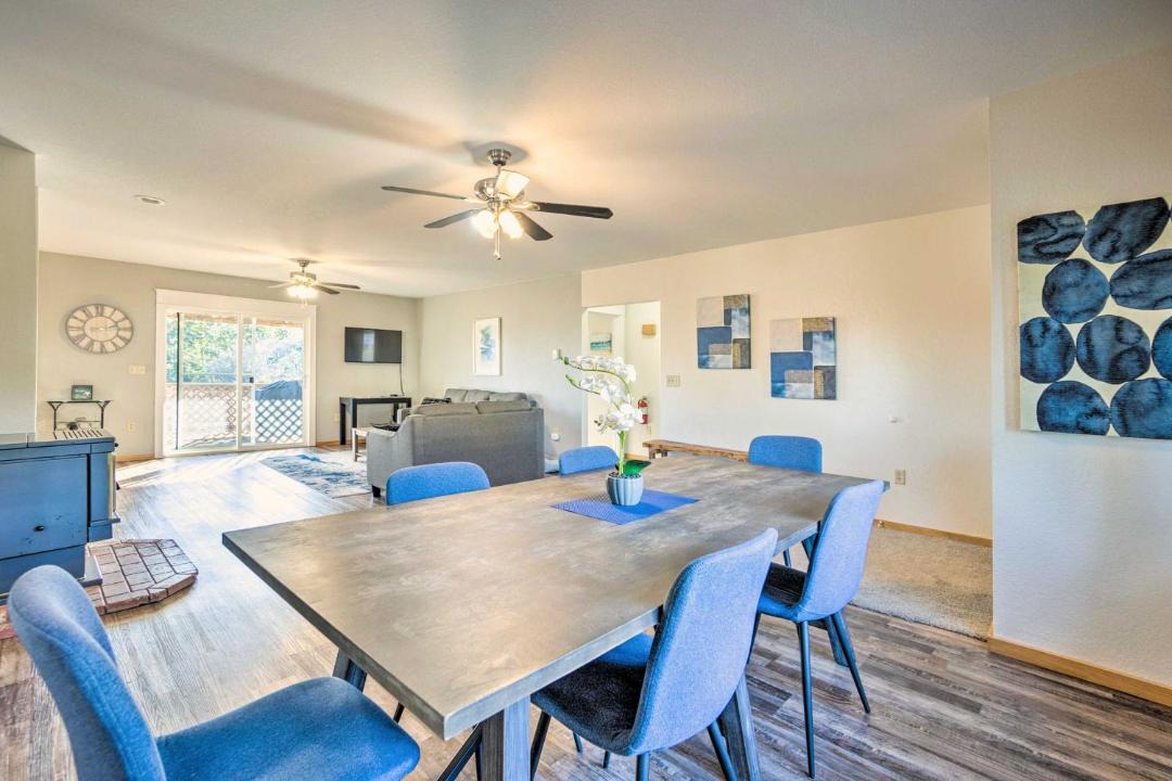 Photo of Livingroom in North Bend