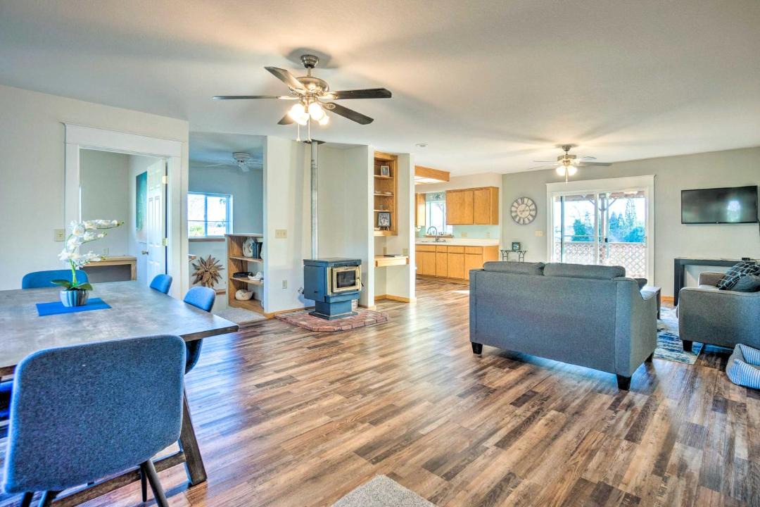 Photo of Livingroom in North Bend