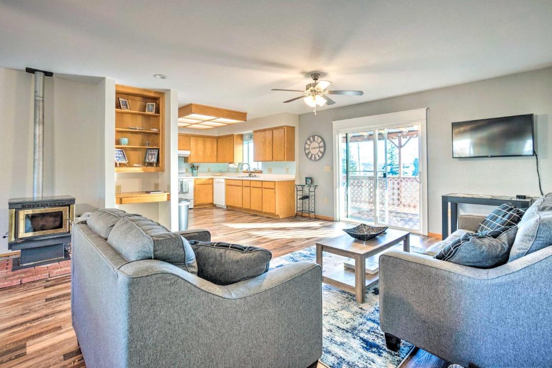 Photo of Livingroom in North Bend