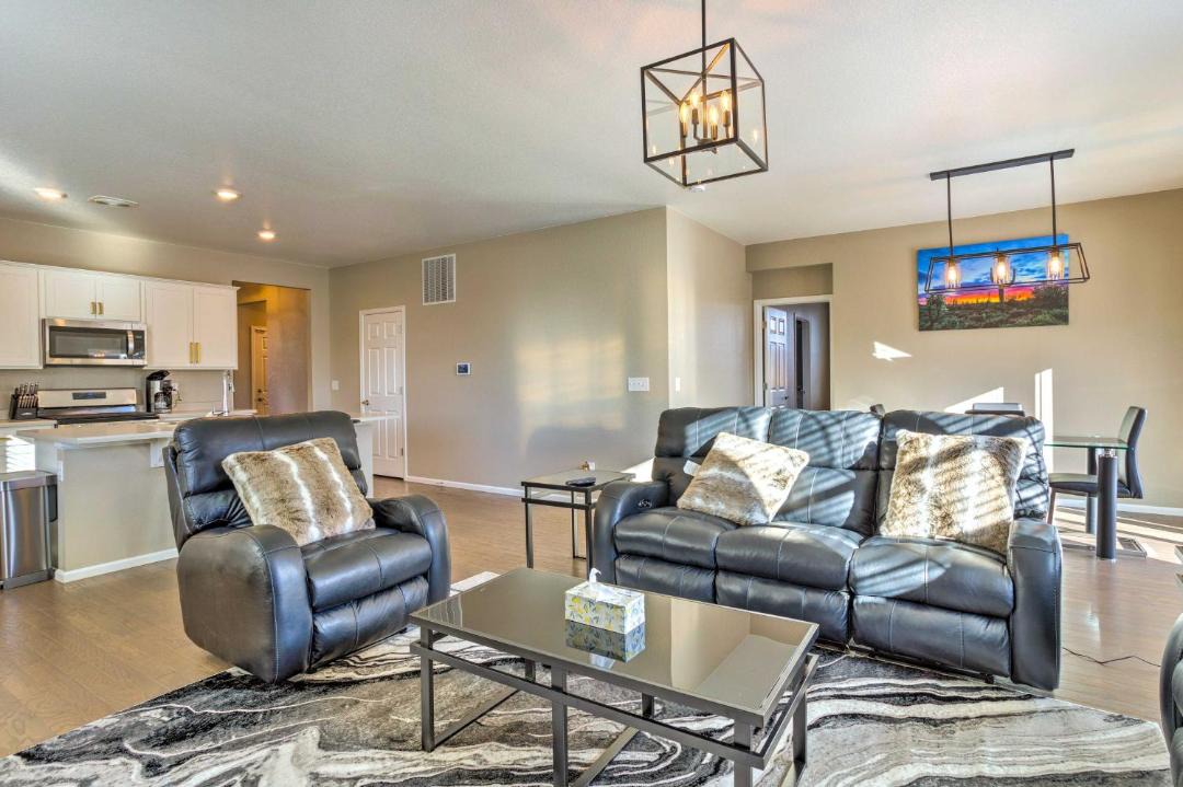 Photo of Livingroom in Aurora