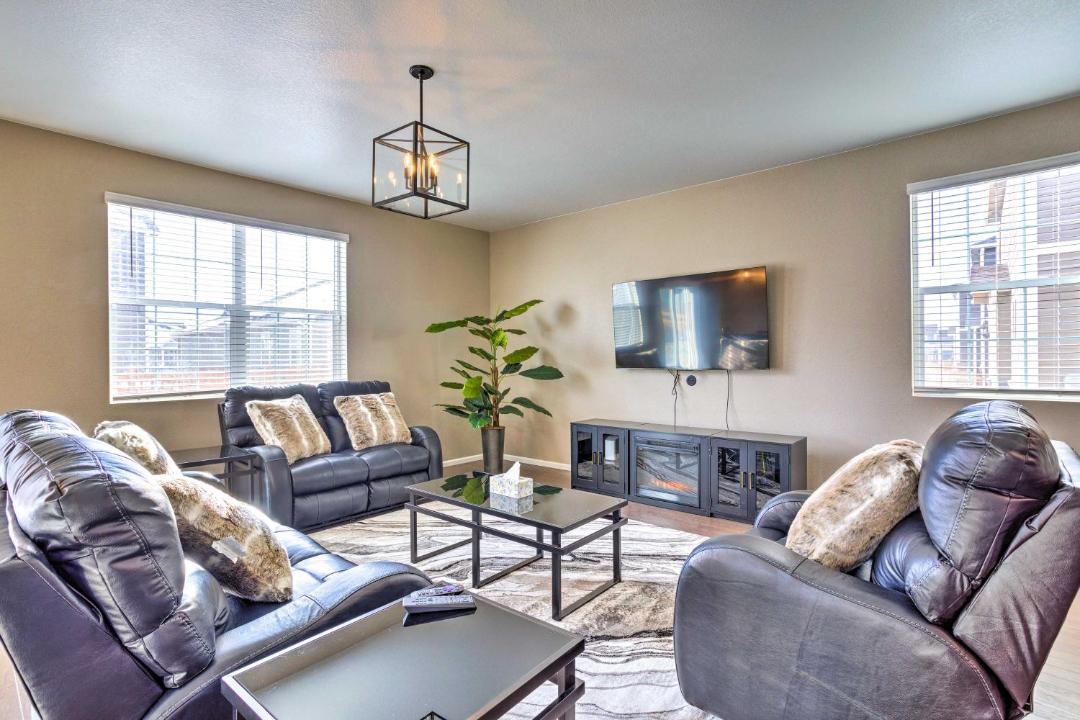 Photo of Livingroom in Aurora
