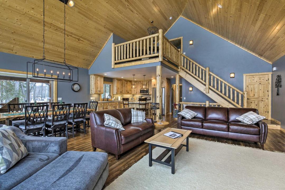 Photo of Livingroom in Iron River