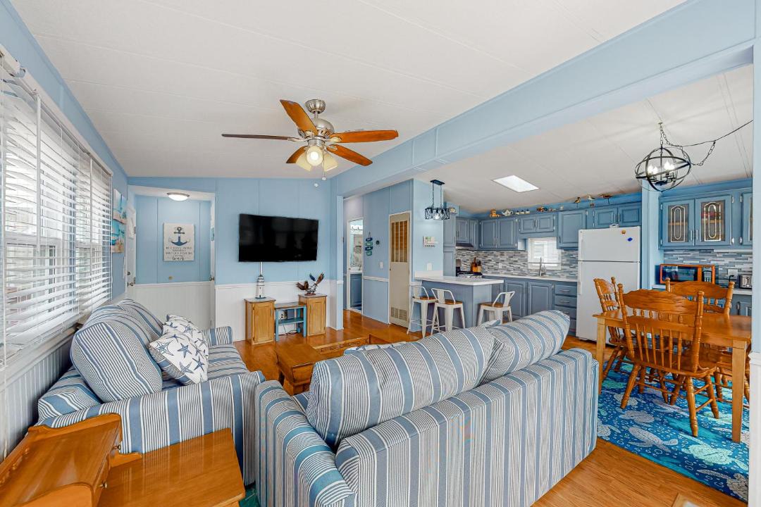 Photo of Livingroom in Assateague Pointe