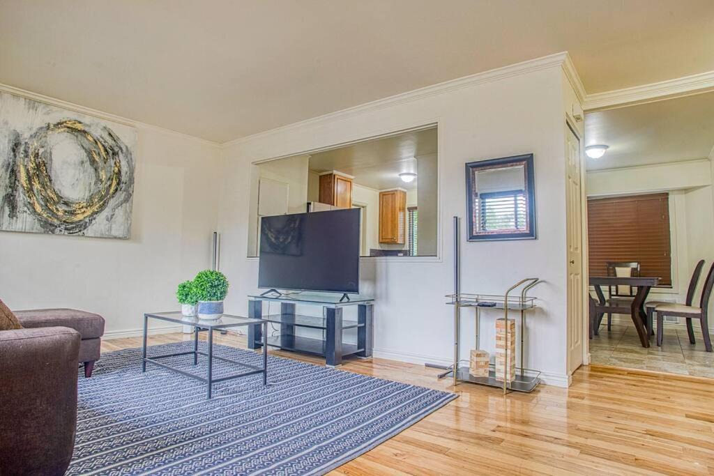 Photo of Livingroom in Lamar Heights Area
