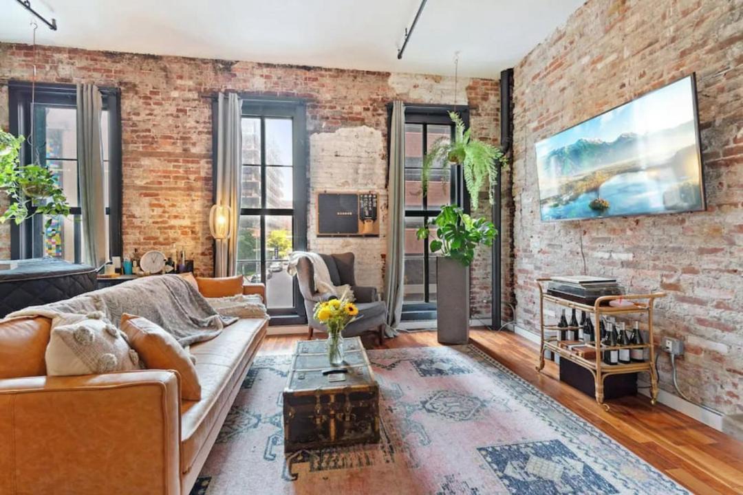 Photo of Livingroom in Center City East