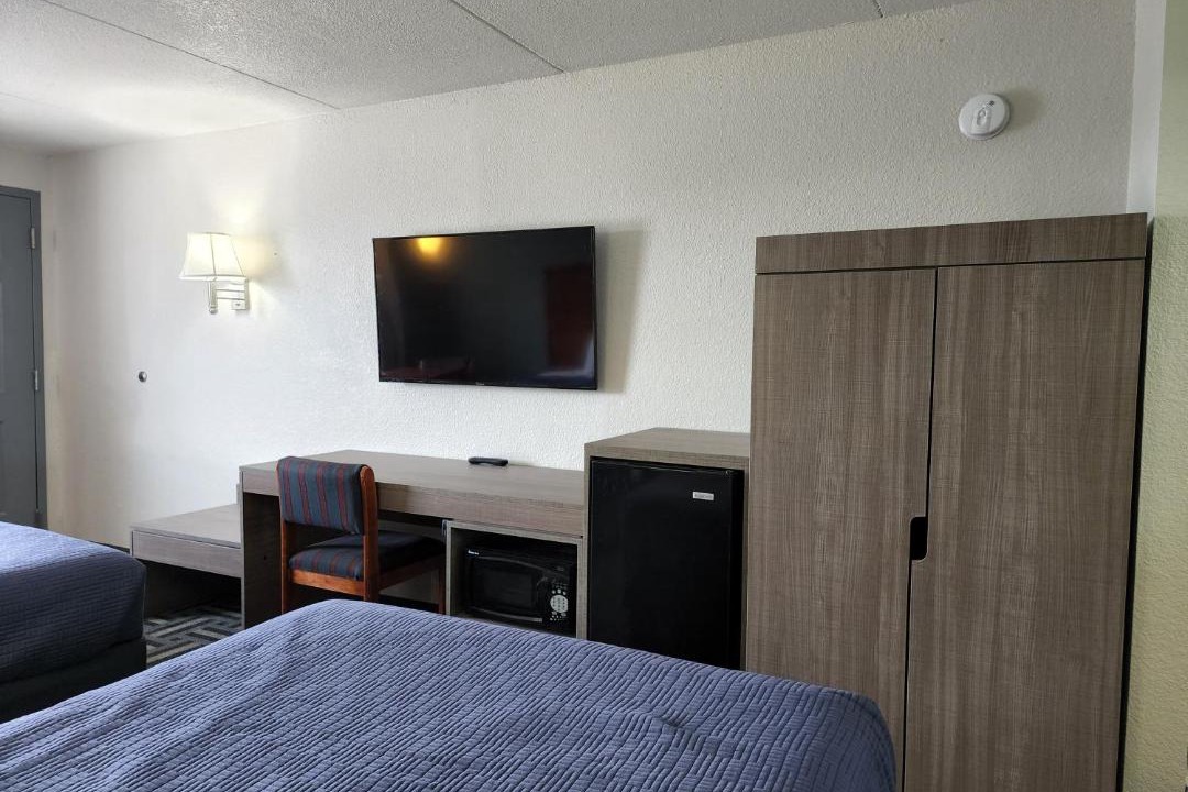Photo of Bedroom in Hendersonville