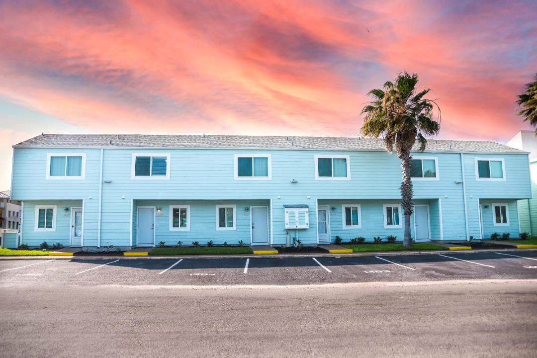 Photo of Buildings in Key Allegro