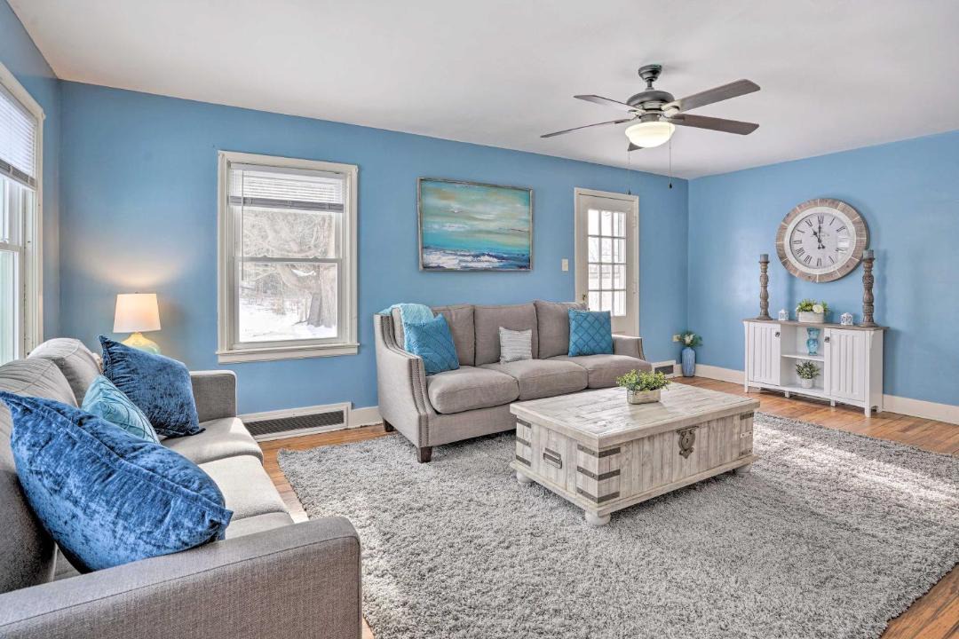 Photo of Livingroom in Minetto