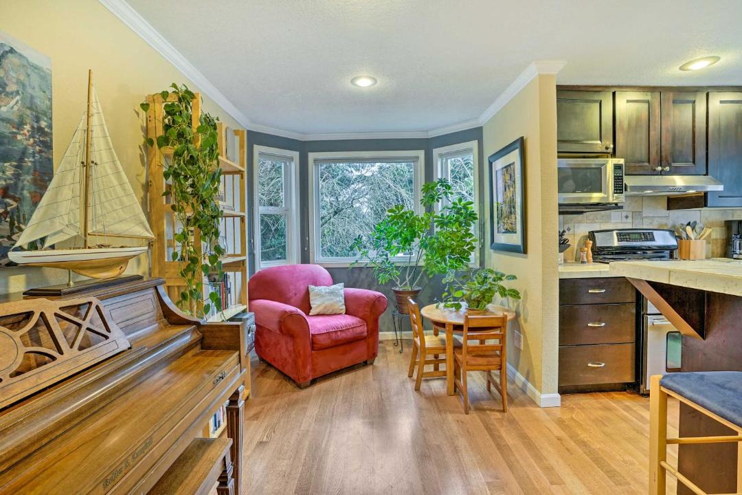 Photo of Livingroom in Picnic Point-North Lynnwood