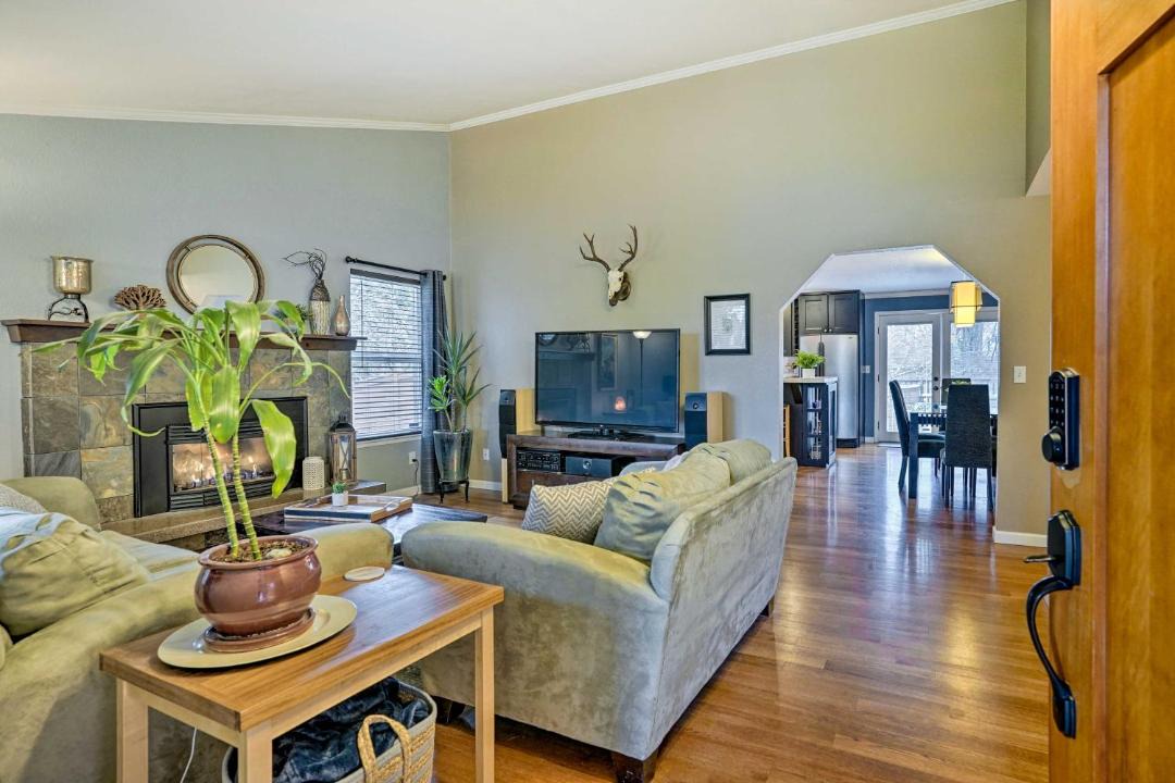 Photo of Livingroom in Picnic Point-North Lynnwood