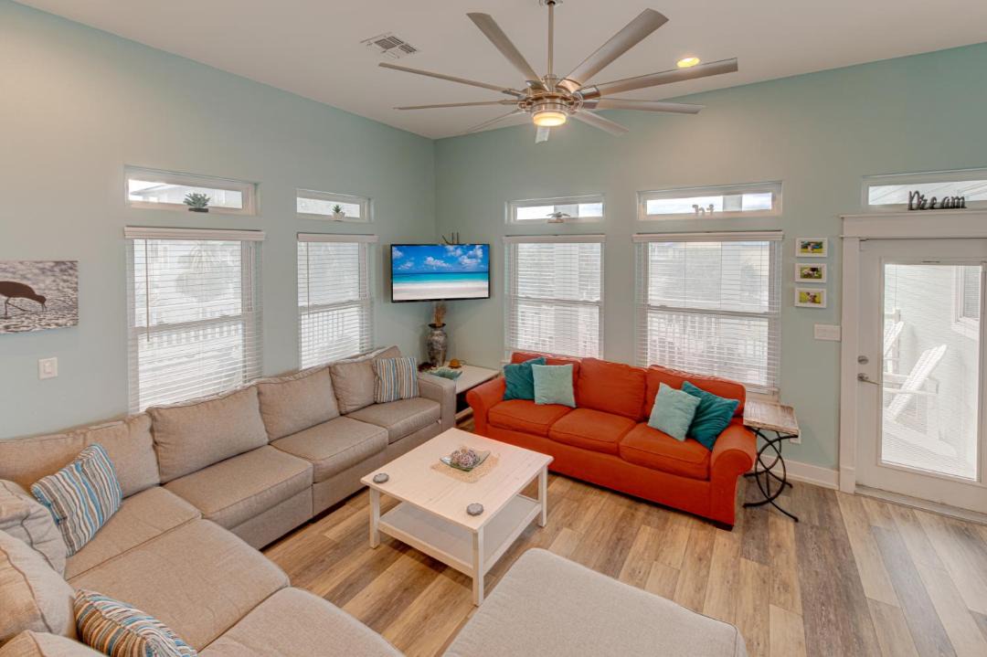 Photo of Livingroom in Safe Harbor