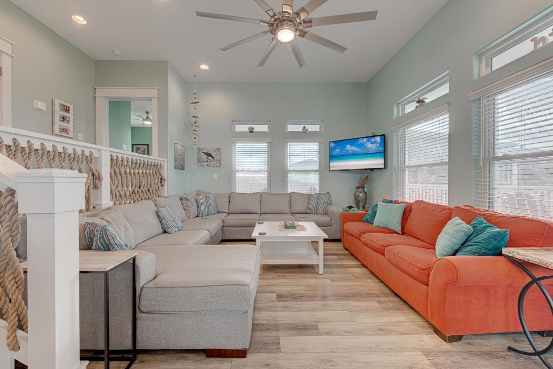 Photo of Livingroom in Safe Harbor