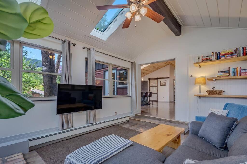 Photo of Livingroom in Glenwood Springs