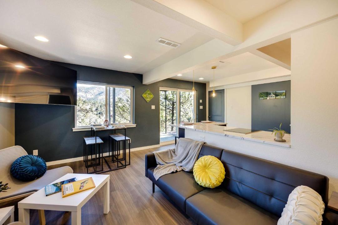 Photo of Livingroom in Green Mountain Falls