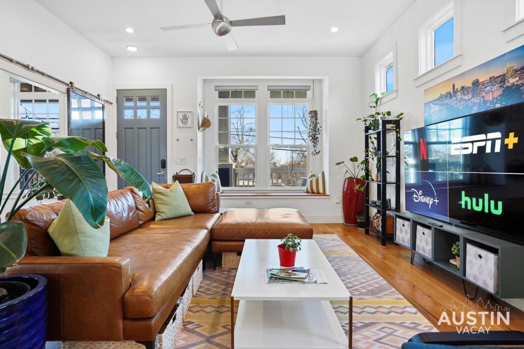 Photo of Livingroom in Blackshear-Prospect Hill