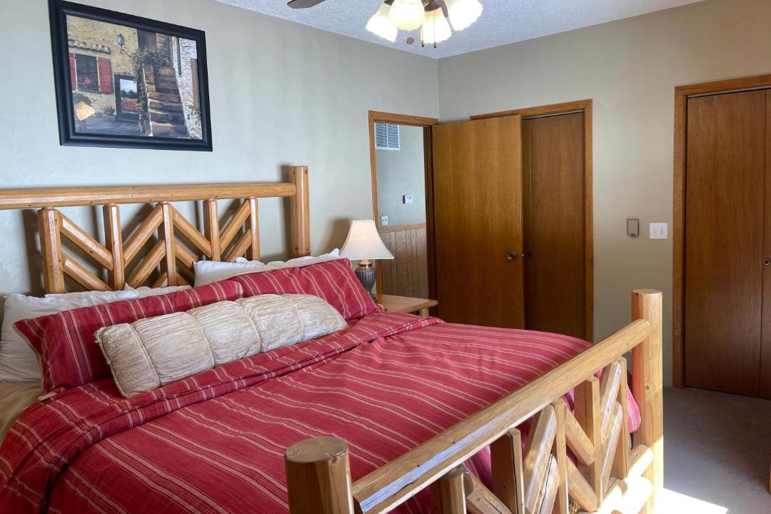 Photo of Bedroom in Red River