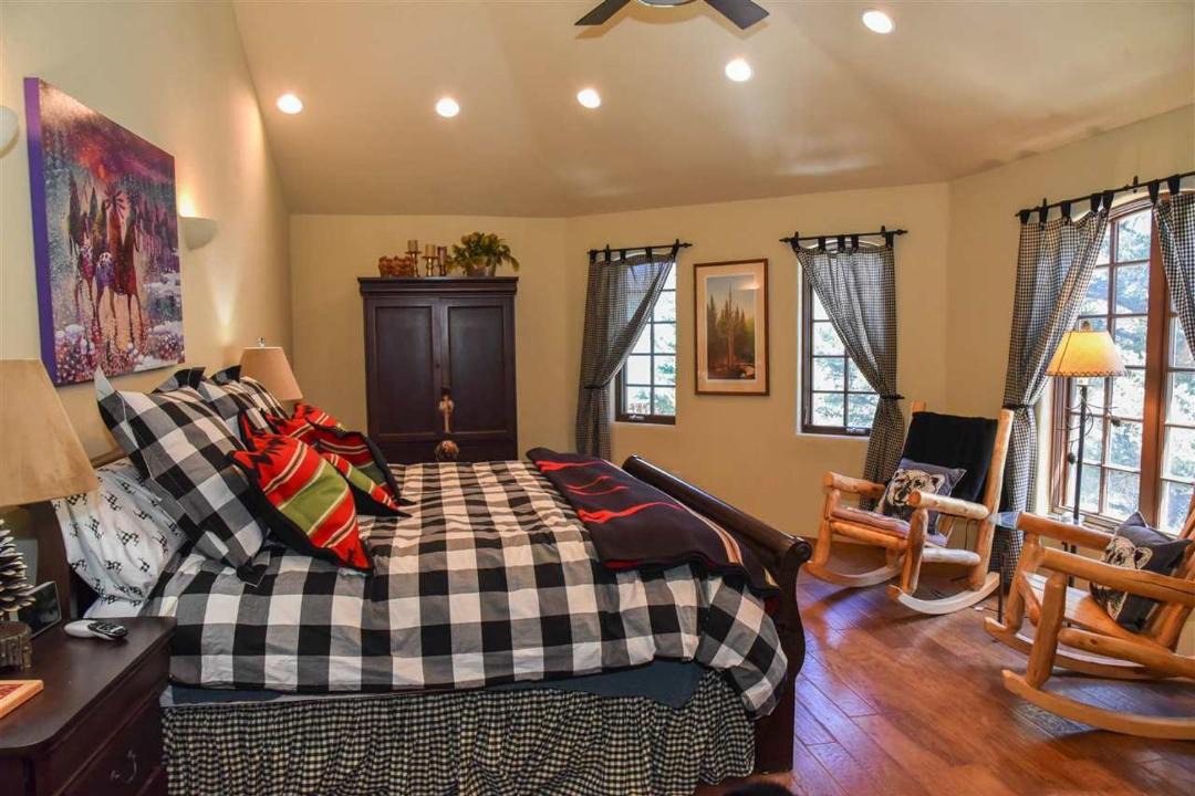Photo of Bedroom in Red River