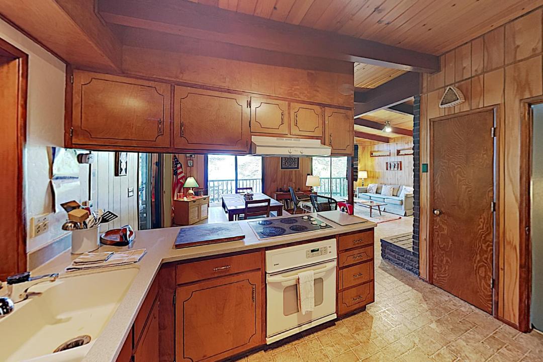 Photo of Kitchen in Dunes City