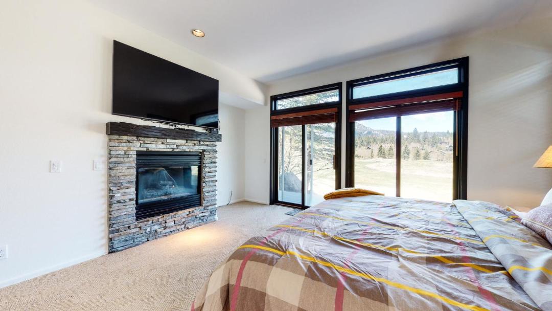 Photo of Bedroom in Mammoth Lakes