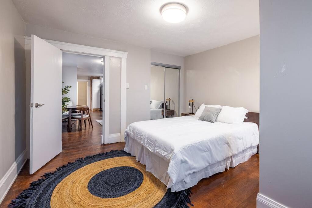 Photo of Bedroom in Detroit - Shoreway