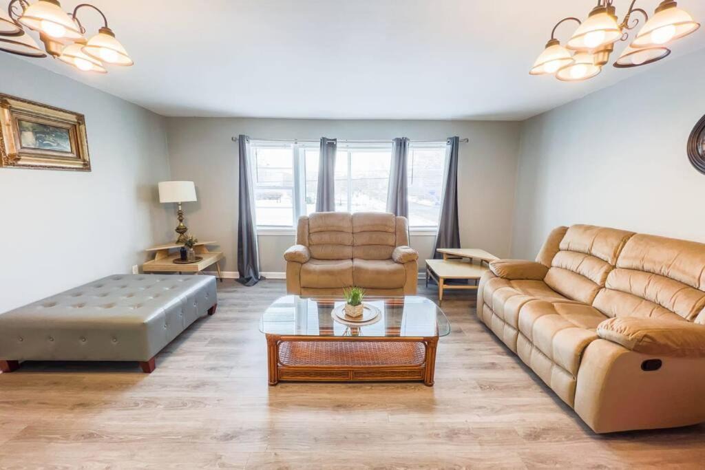 Photo of Livingroom in Niagara Falls