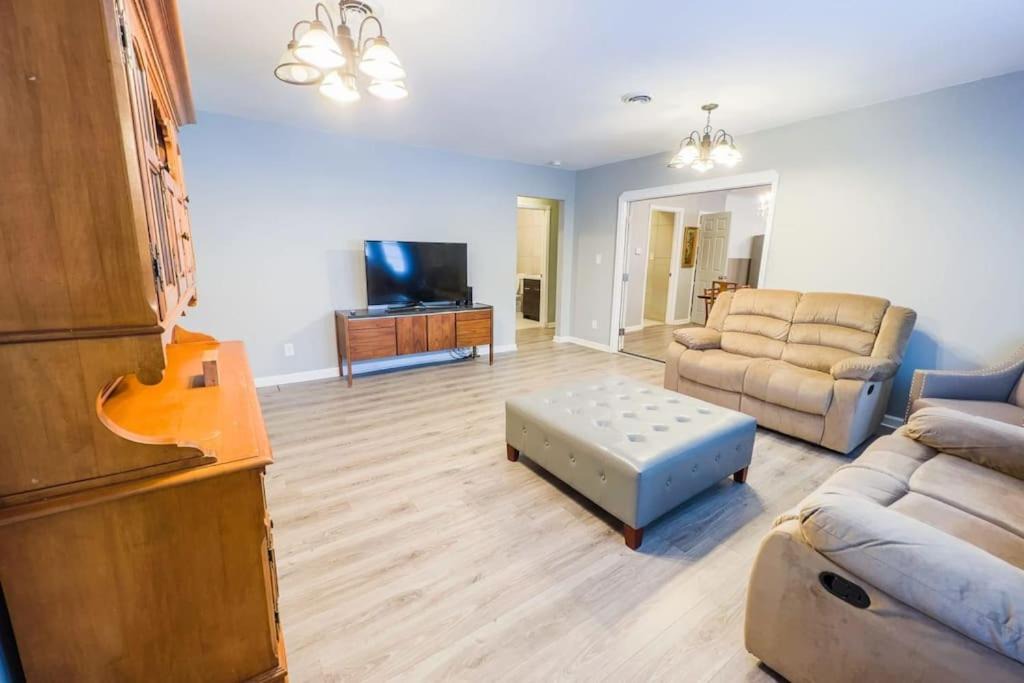 Photo of Livingroom in Niagara Falls