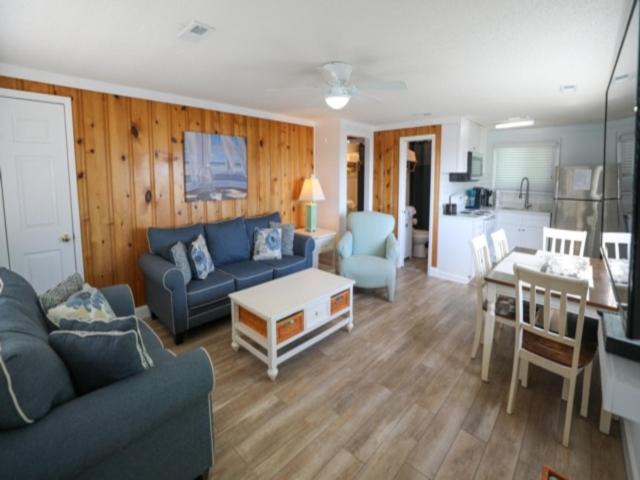 Photo of Livingroom in Kure Beach