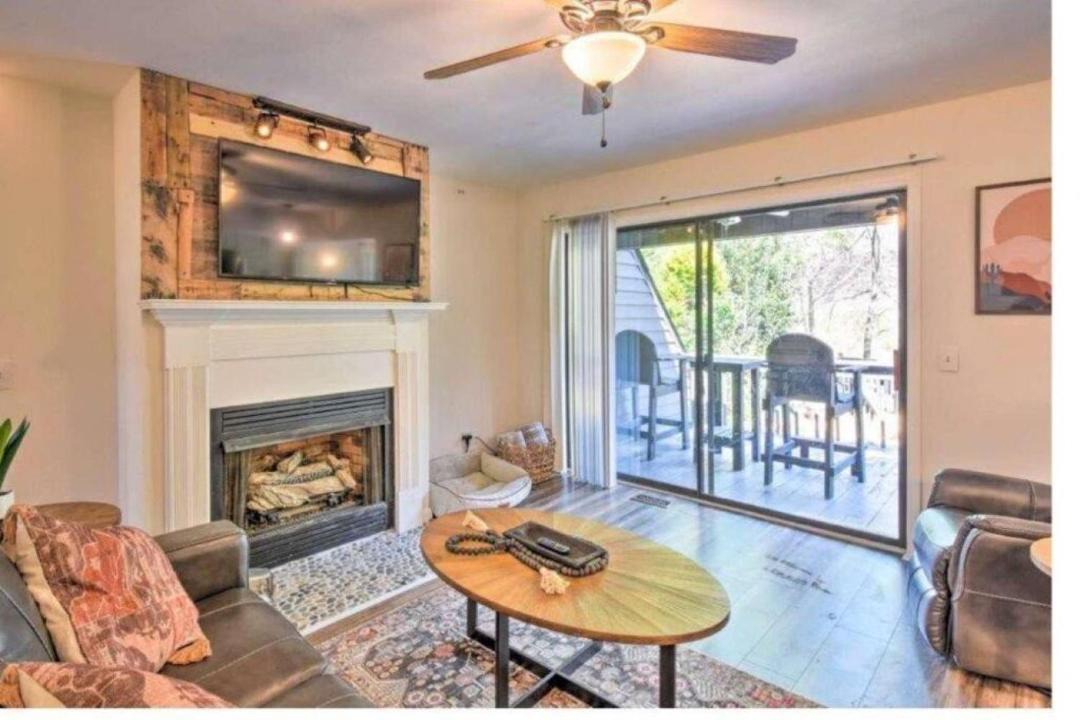 Photo of Livingroom in East Ellijay