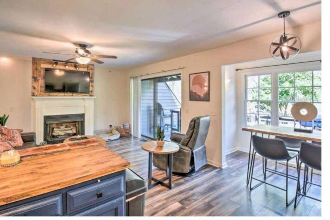 Photo of Livingroom in East Ellijay