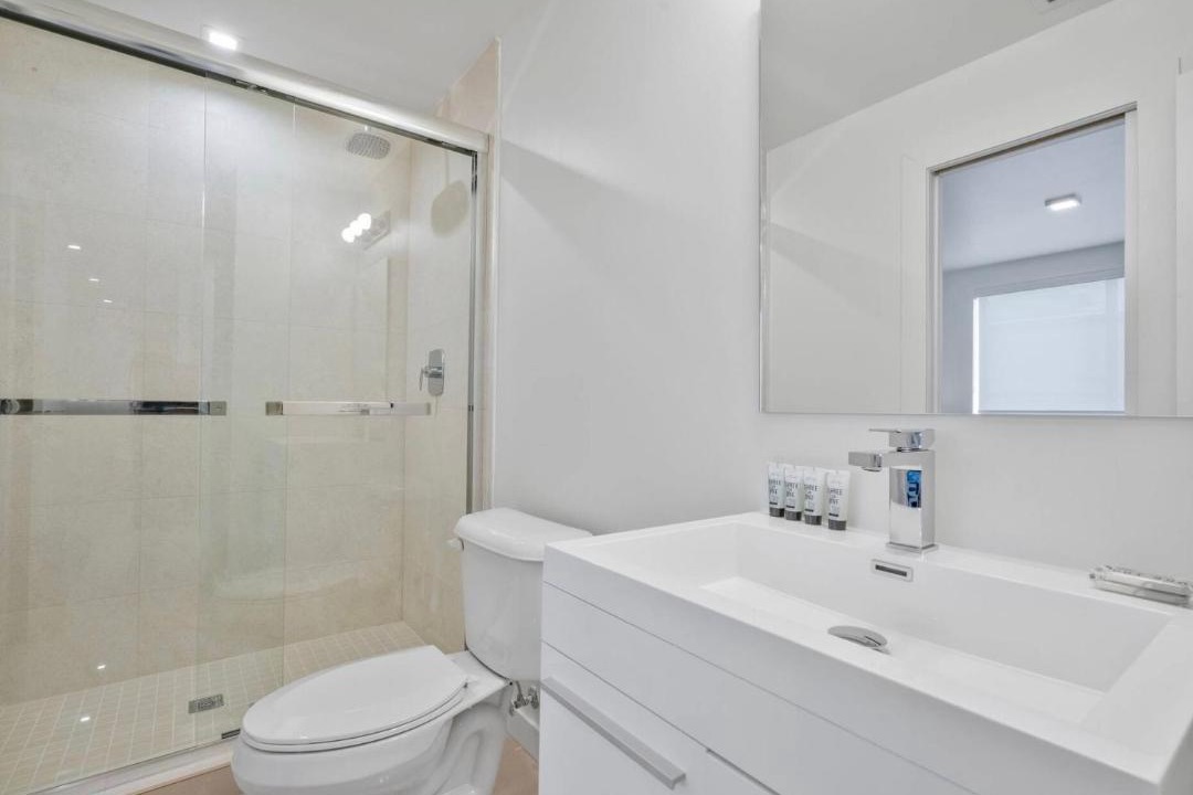 Photo of Bathroom in Coral Way