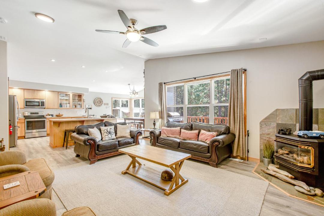 Photo of Livingroom in Ronald