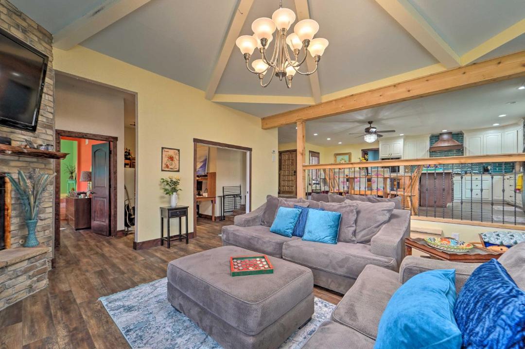 Photo of Livingroom in Ransom Canyon