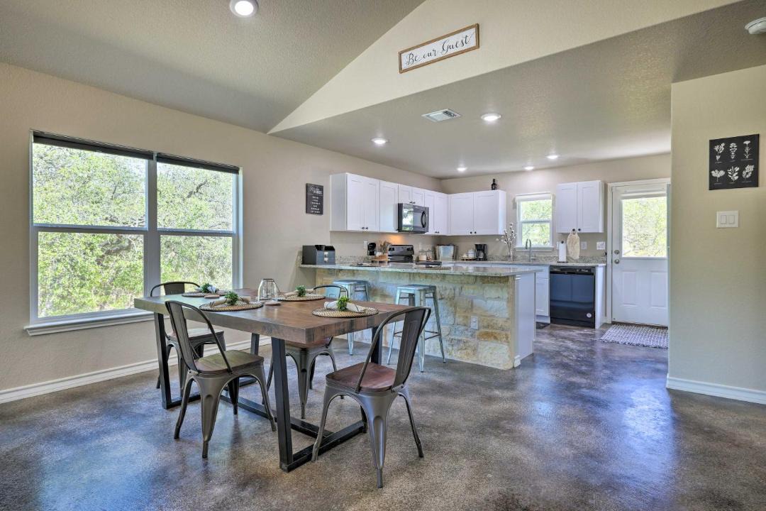 Photo of Livingroom in Spring Branch