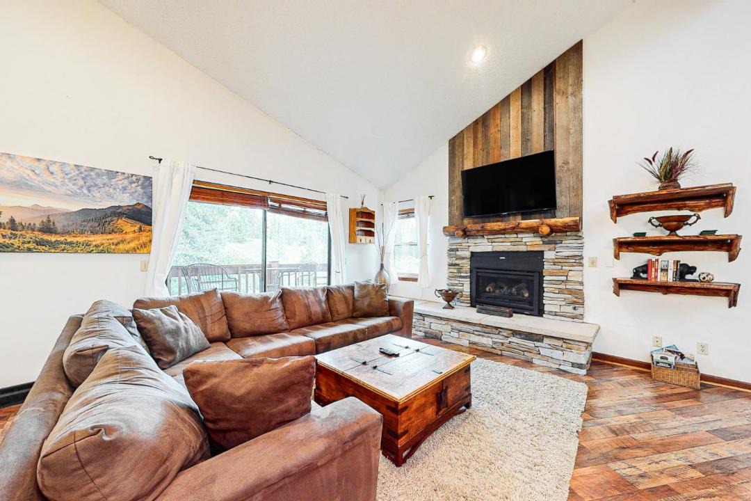 Photo of Livingroom in Four O'Clock