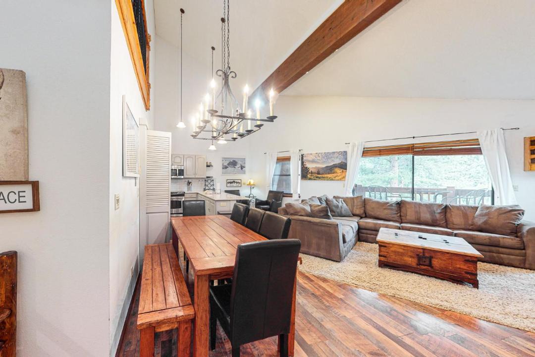 Photo of Livingroom in Four O'Clock