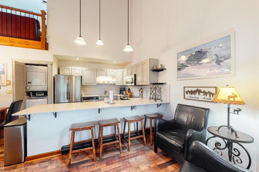 Photo of Livingroom in Four O'Clock