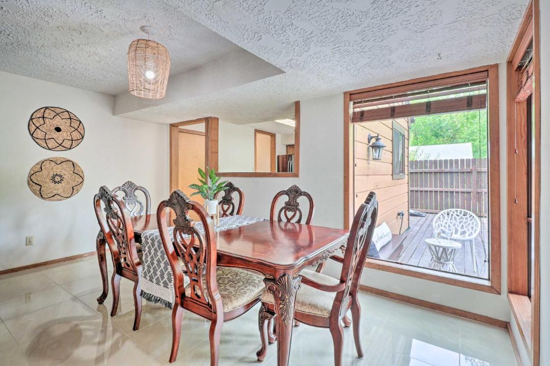 Photo of Livingroom in Briarcrest Estates