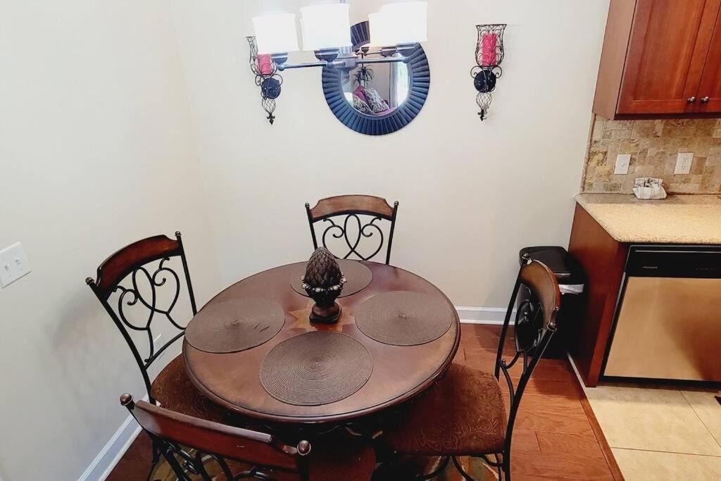 Photo of Livingroom in Demere Park