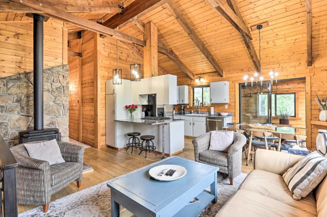 Photo of Livingroom in Twin Creek Village