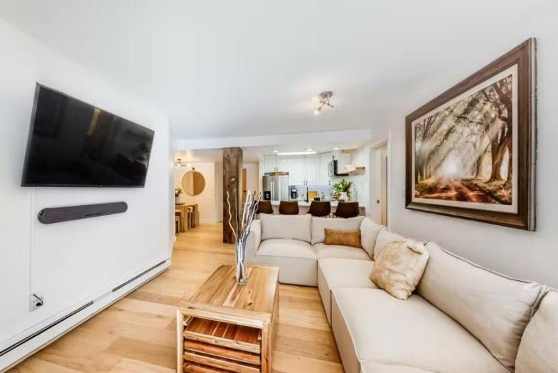 Photo of Livingroom in Vail