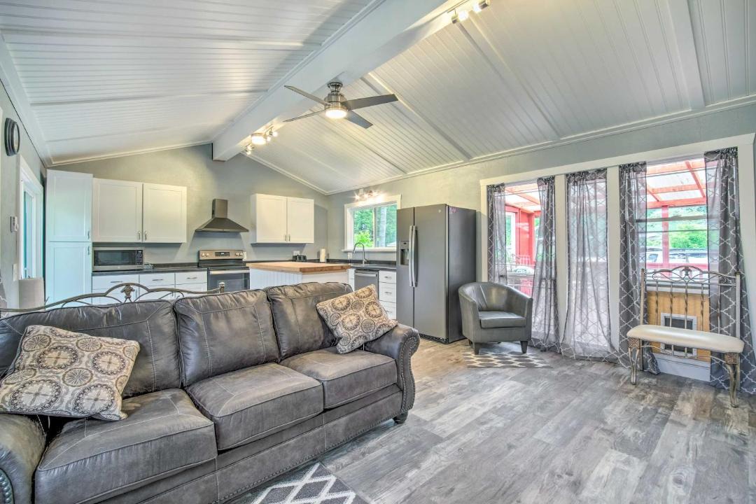 Photo of Livingroom in North Bend