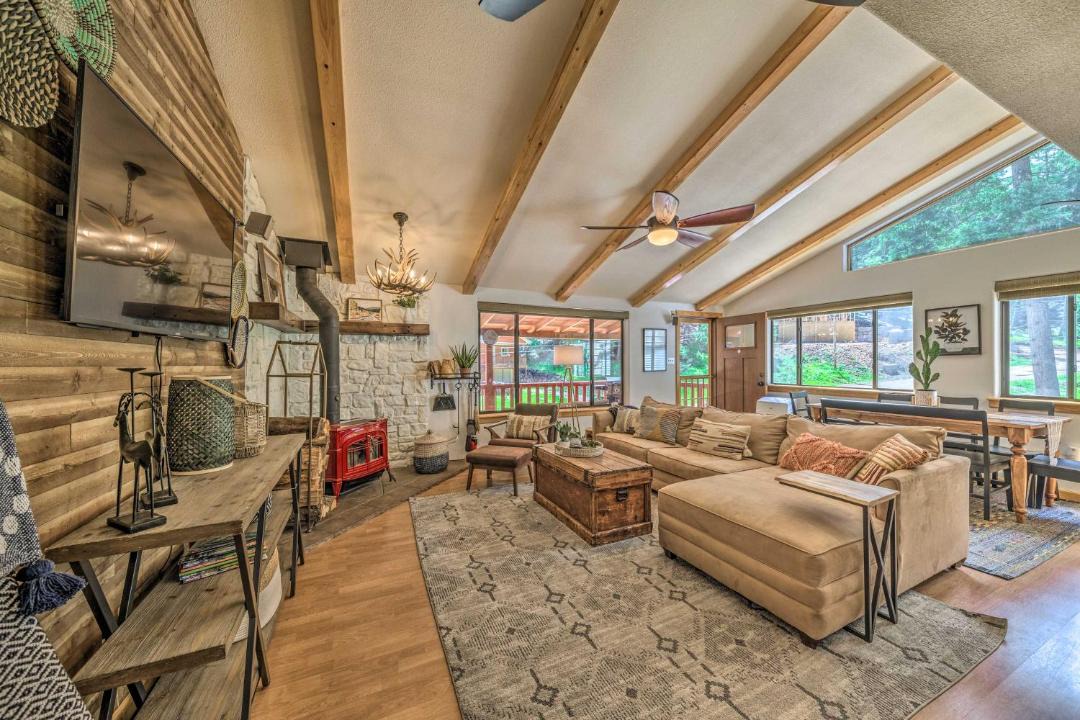 Photo of Livingroom in Cloudcroft