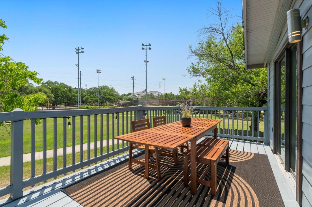 Photo of Patio Balcony in Neartown