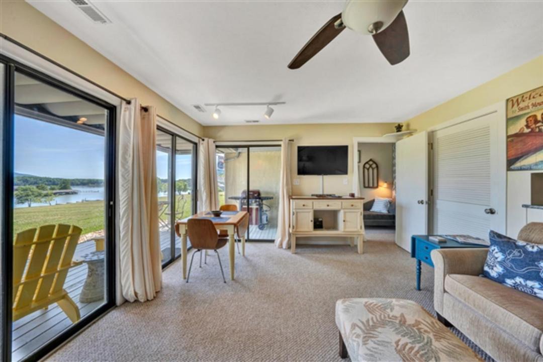 Photo of Livingroom in North Shore