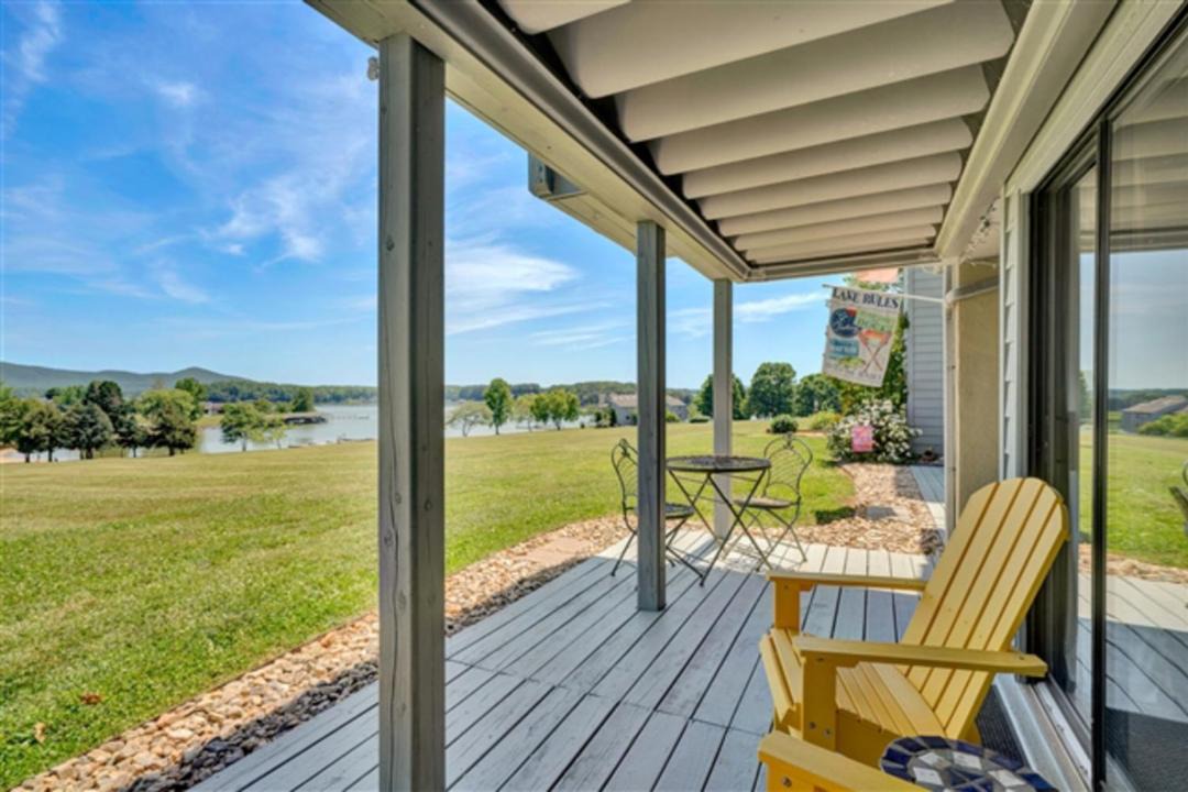 Photo of Patio Balcony in North Shore