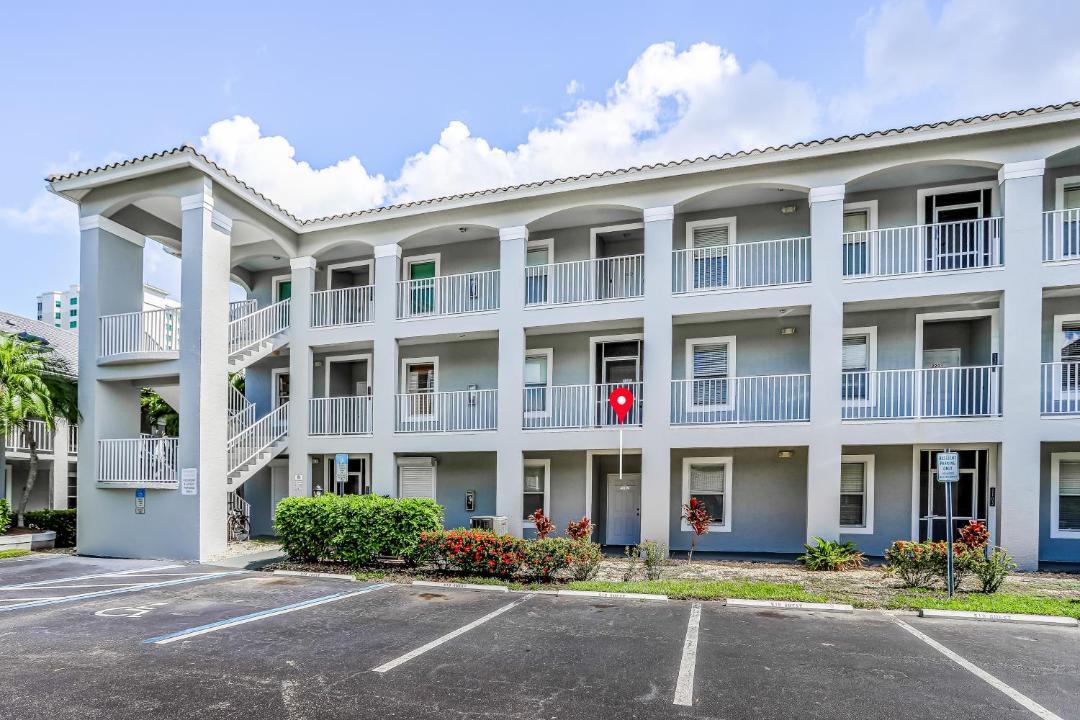 Photo of Buildings in Vanderbilt Beach