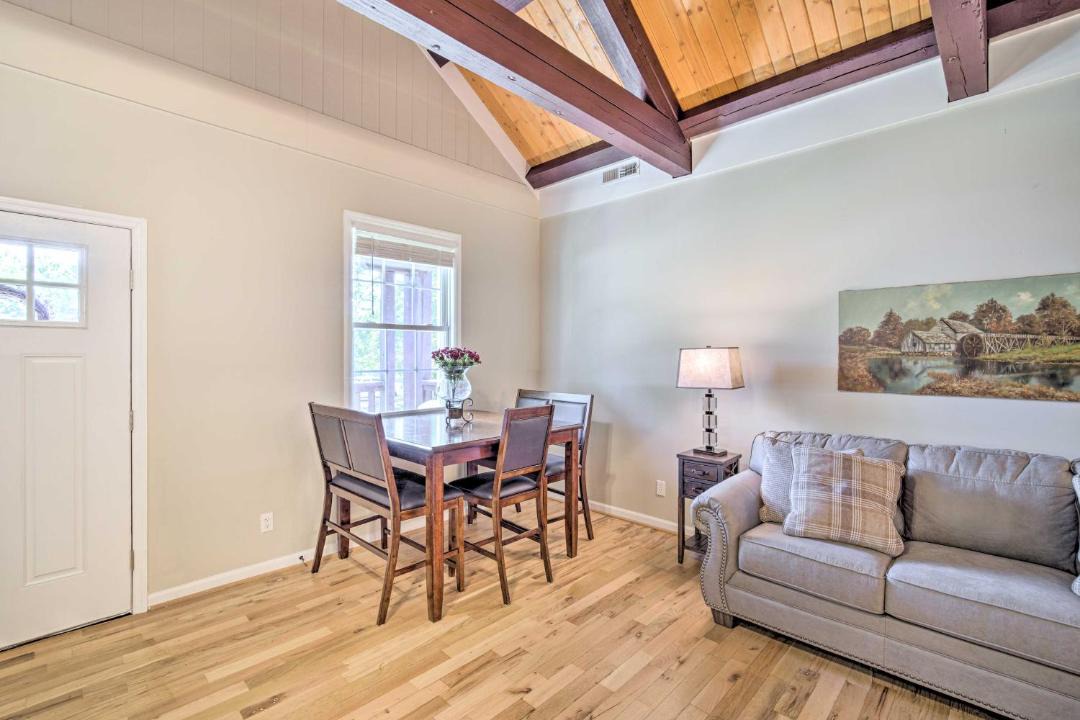 Photo of Livingroom in Rising Fawn