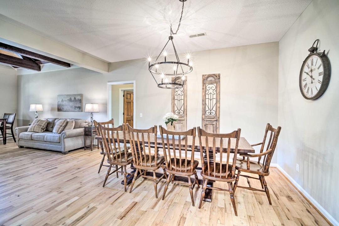 Photo of Livingroom in Rising Fawn