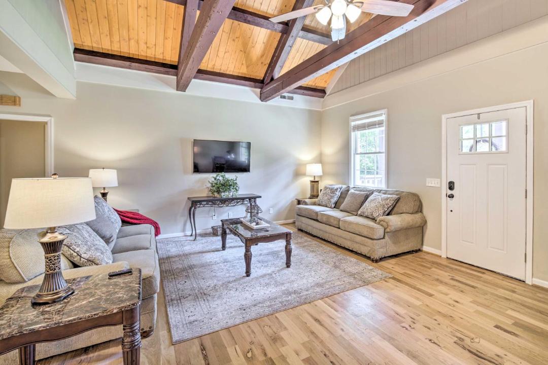 Photo of Livingroom in Rising Fawn