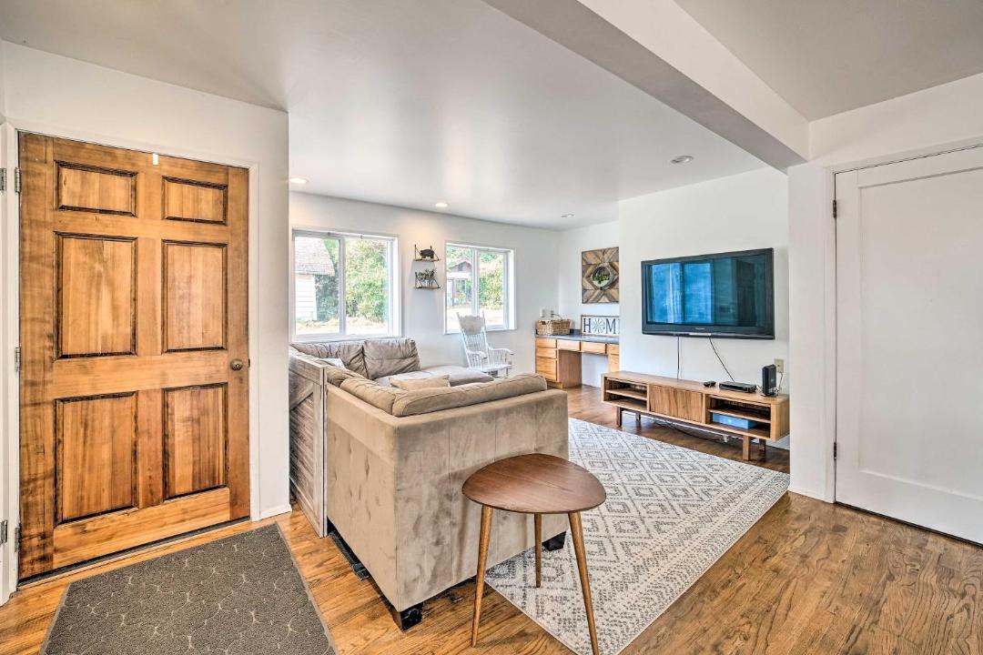 Photo of Livingroom in Union Hill-Novelty Hill